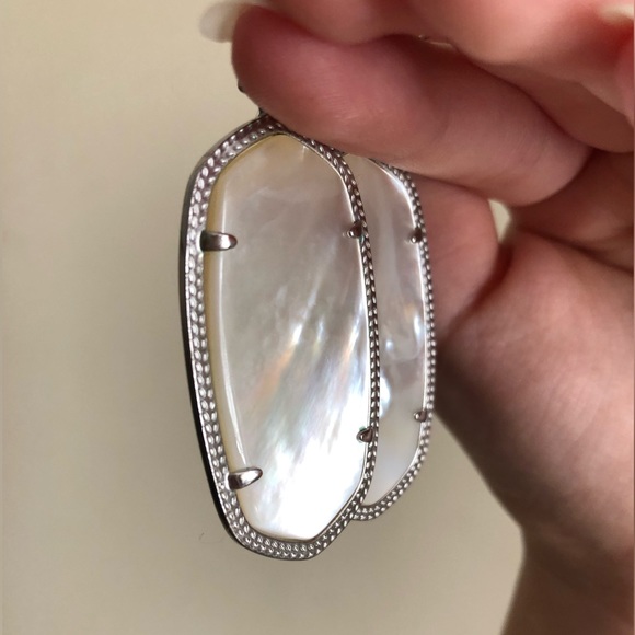 Kendra Scott Elle Silver Drop Earrings - Picture 4 of 6